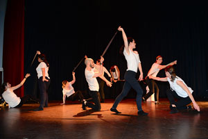 DANCING IN THE SCREEN - Contemporain