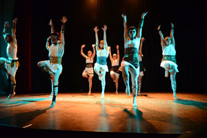 DANCING IN THE SCREEN - Modern Jazz